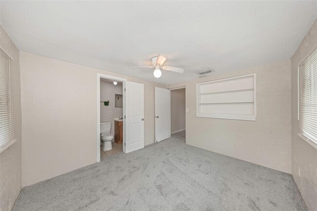 Building Photo - 2423 Auburn St S