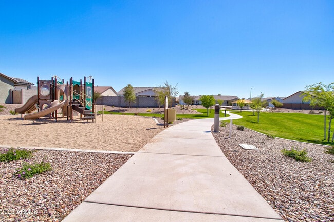 Building Photo - 11442 W La Reata Ave