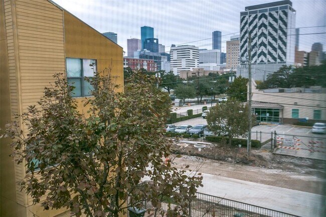 Building Photo - 1606 Hadley St
