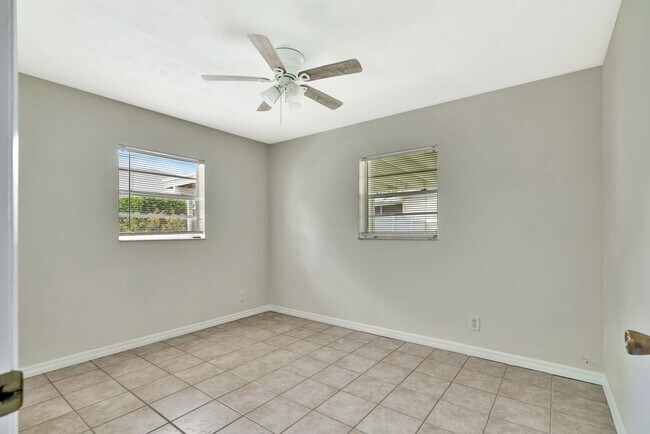 Building Photo - Beachside Bliss in Hobe Sound – Move-In Ready with Room to Roam!