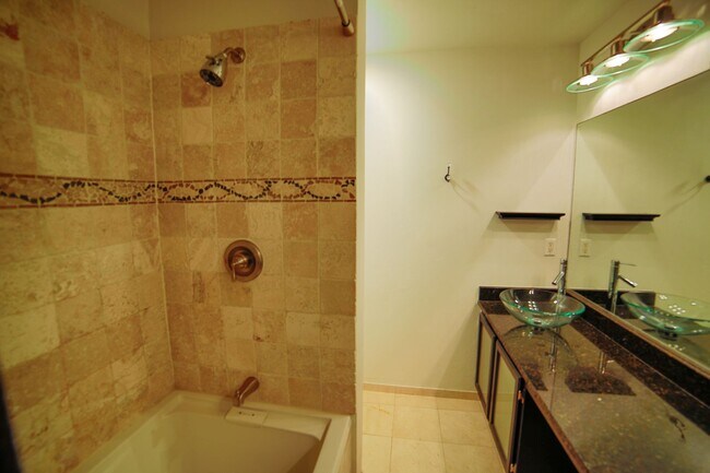 Building Photo - Flexible lease terms! Move in Special!  Wa...