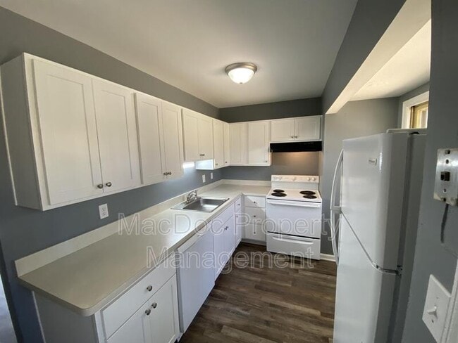 Building Photo - 155 Longstreet Ave
