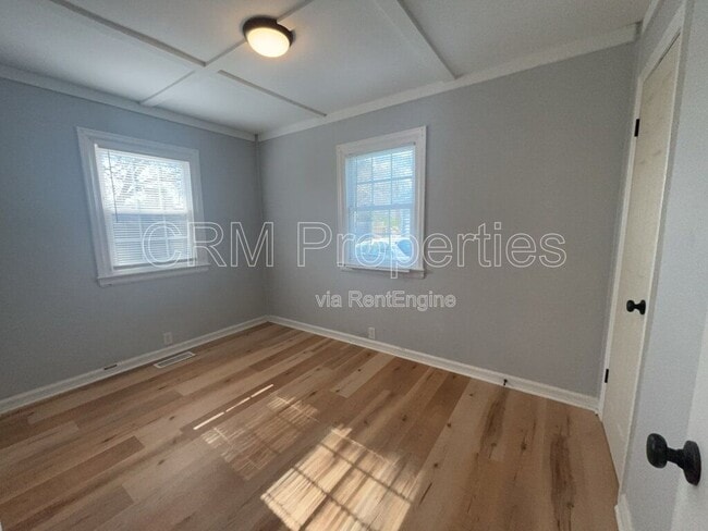 Building Photo - 1303 S Purdum St