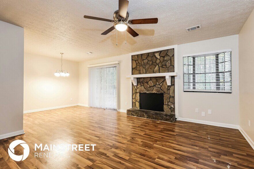 Building Photo - 9395 Forest Knoll Dr