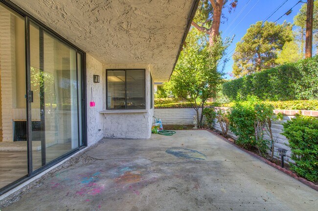 Building Photo - 2574 Pera Cir