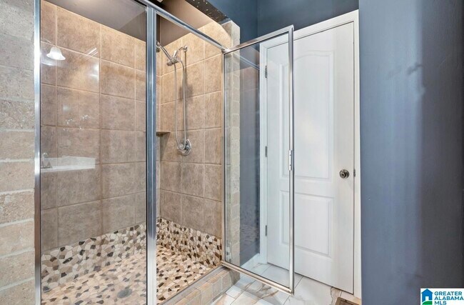 Building Photo - 504 Rolling Hills Dr