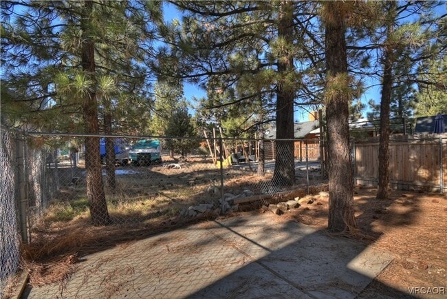 Building Photo - Big Bear City/Erwin Lake Area