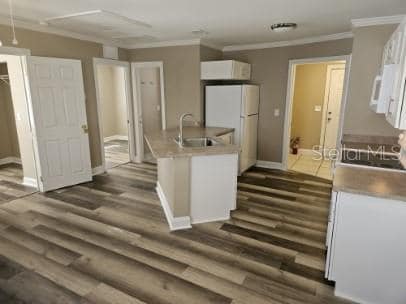 Building Photo - 520 15th St N