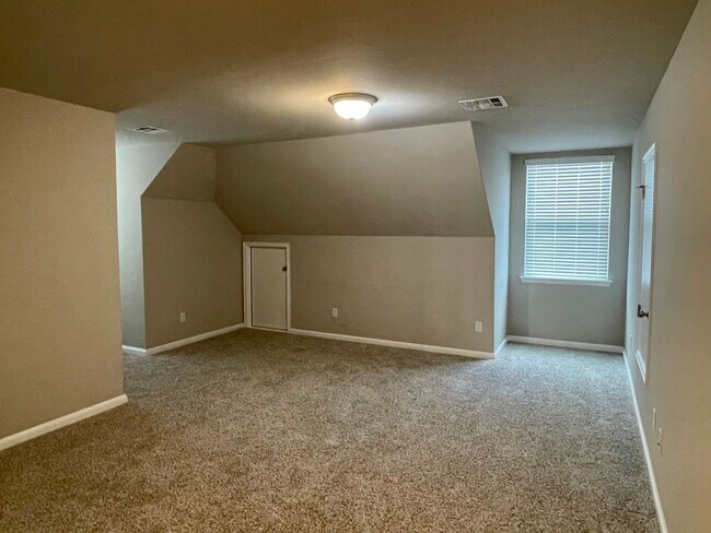 Building Photo - Beautiful 4 bed 3 bath in Deer Creek Schools!