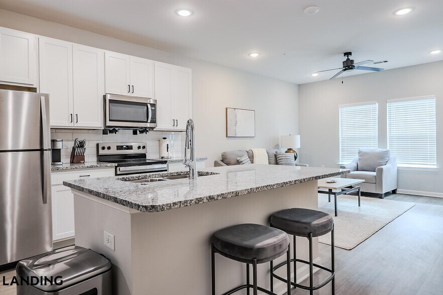 Building Photo - 1650 Harris Hill Rd