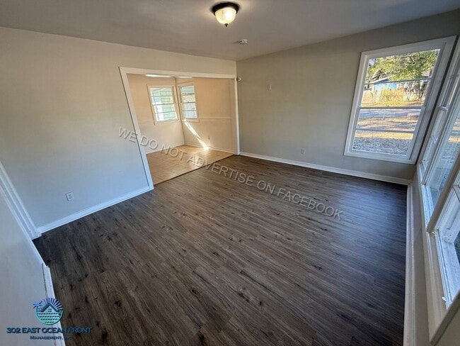 Building Photo - Lovely 3 bedroom / 1 bathroom house now available for rent!