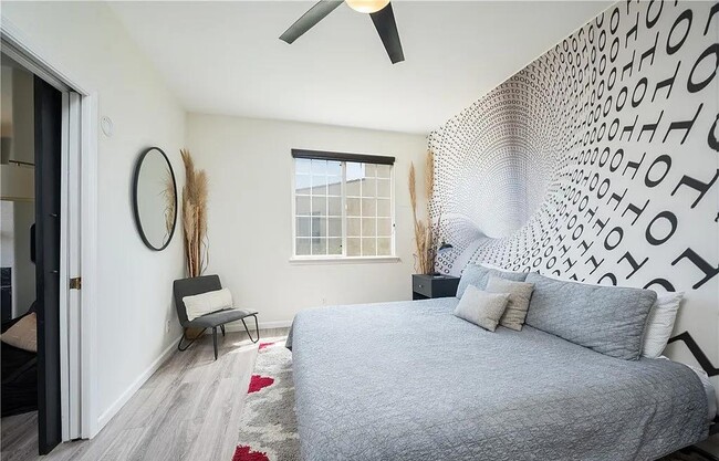 Building Photo - 444 Pier Ave