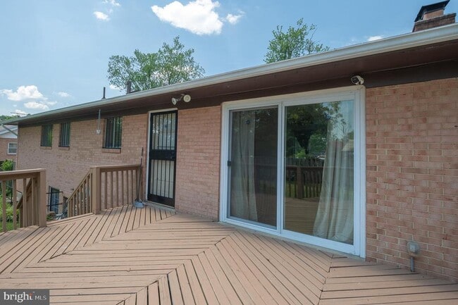 Building Photo - 6311 Barrs Ln