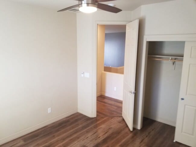 Building Photo - Beautiful, Pet Friendly, Multi-level, 2110 sqft, Luxury Townhouse w/A/C! 3 Bed, 2.5 Bath, + Loft ...