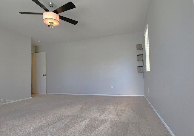 Building Photo - Canyon Hills 2 Story, 4BD, 2.5BA Lake Elsi...