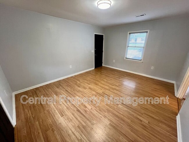 Building Photo - 102 Stoneledge Dr