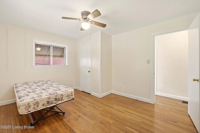 Building Photo - 415 N Hite Ave