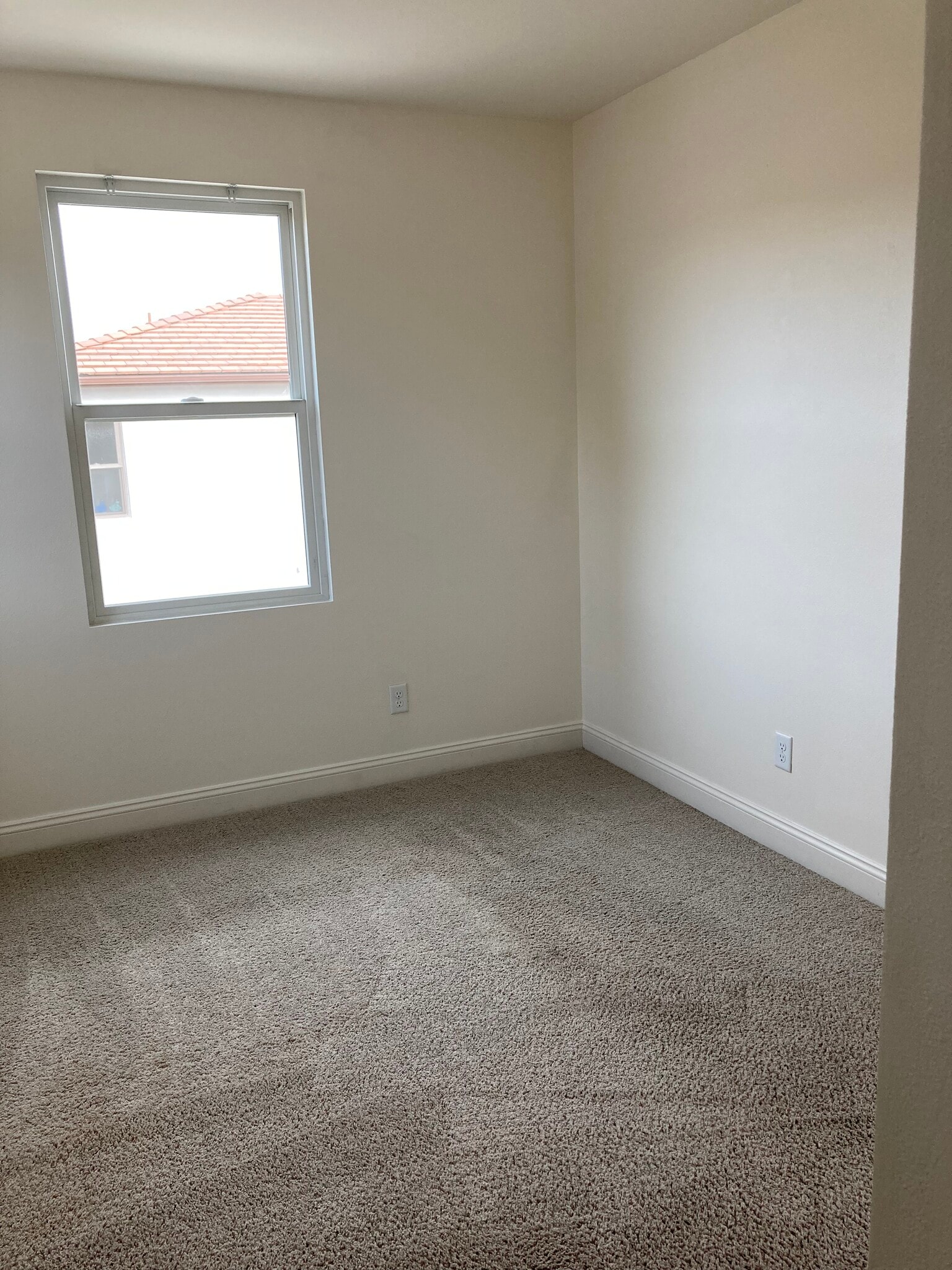 Building Photo - 38 S Saticoy Ave