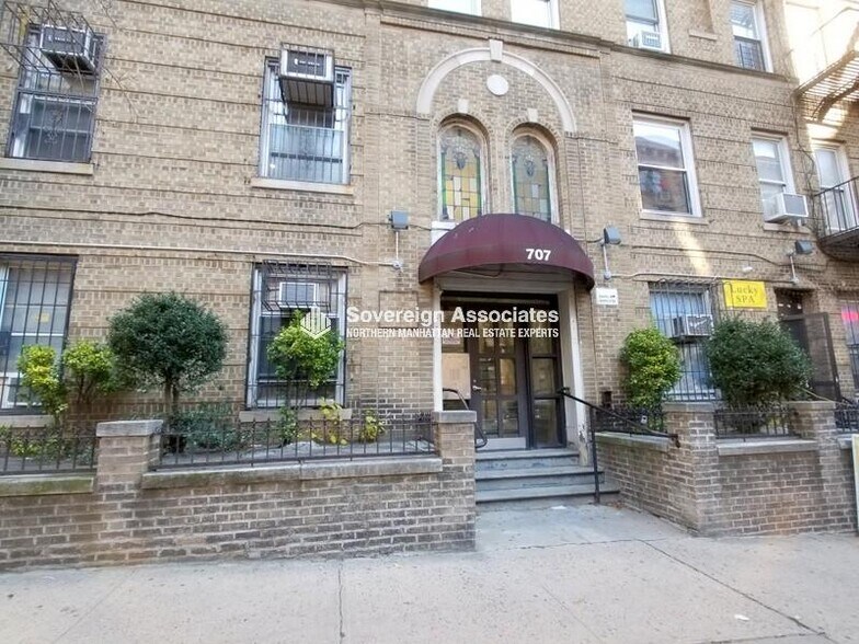Building Photo - 707 W 171st St