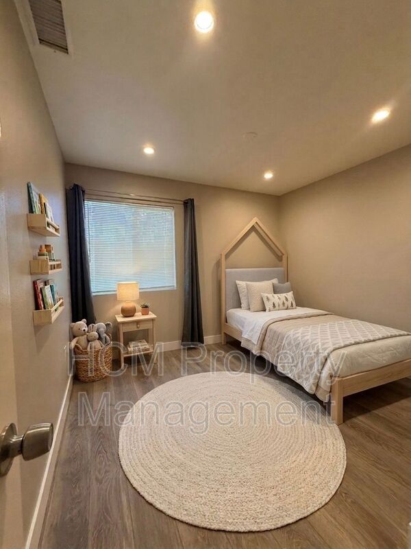 Building Photo - 874-876 North Orange St