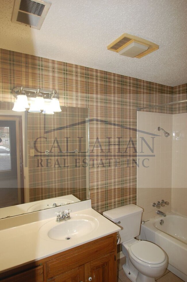 Building Photo - Sherwood 3 Bedroom Home
