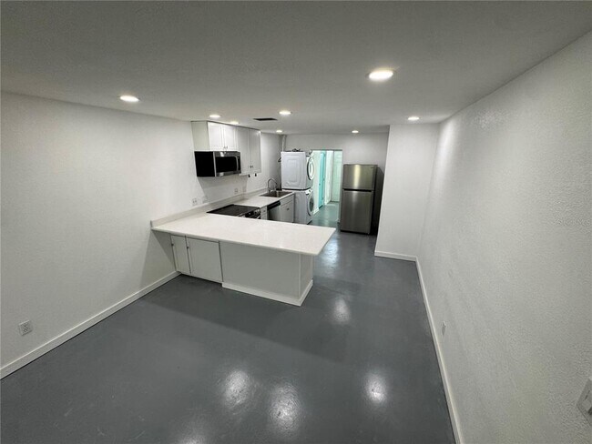 Building Photo - 5720 13th Ave N