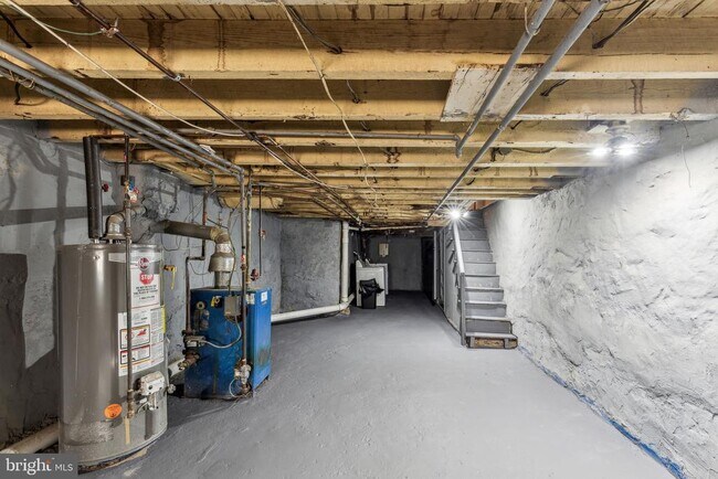 Building Photo - 2952 Tulip St