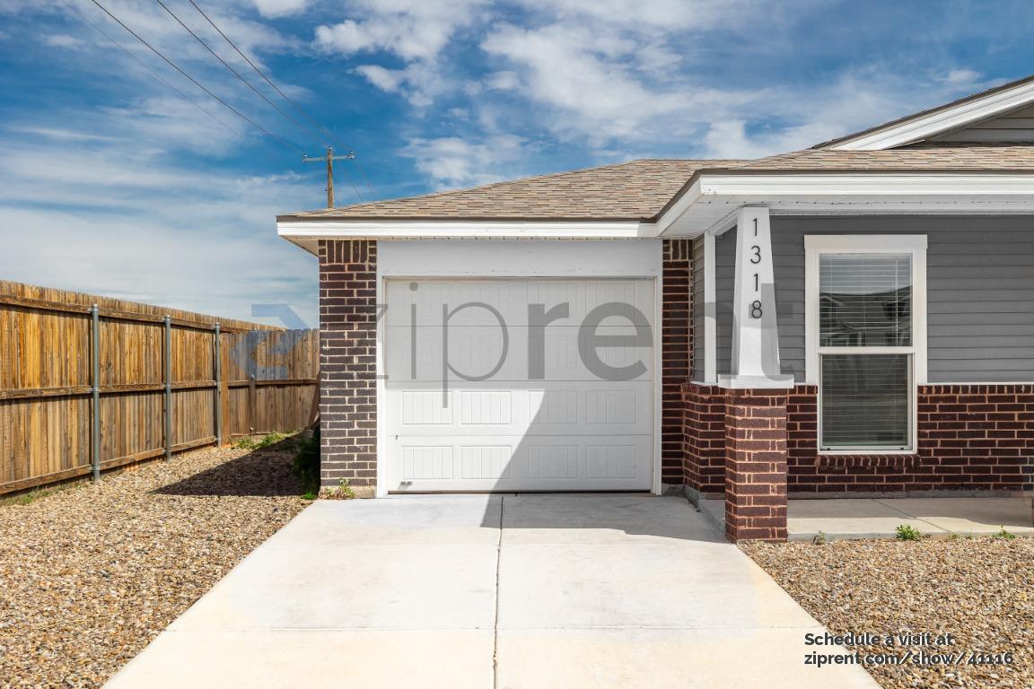 Building Photo - 1318 E 93rd St
