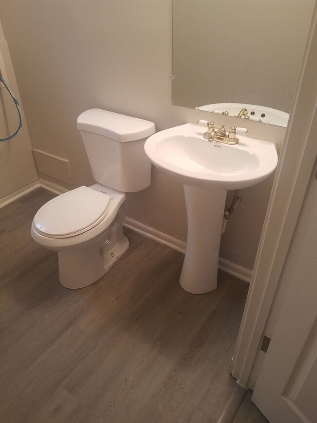 Building Photo - 2 Bed 1.5 Bath in Atlanta!