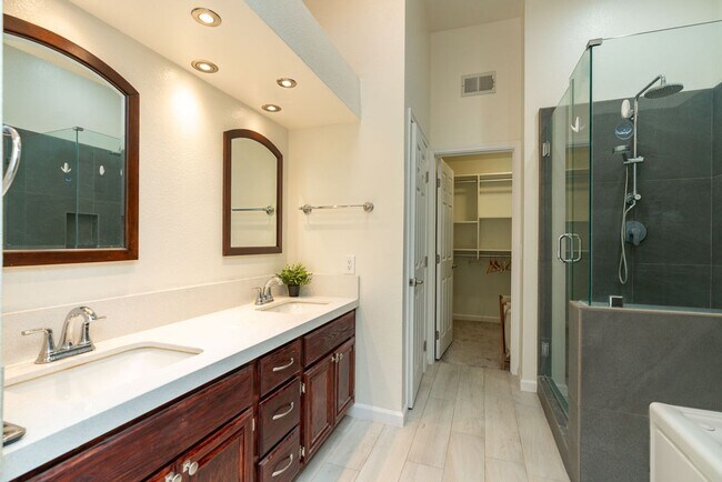 Building Photo - 3 Bedroom Townhome in the Monte Rio Community of Rancho Peñasquitos
