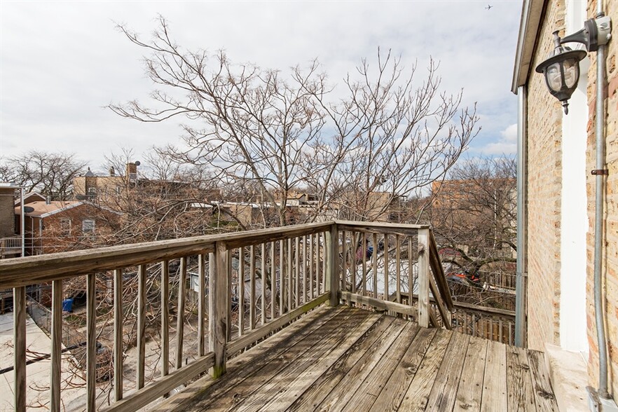 back deck - 2717 W Evergreen Ave