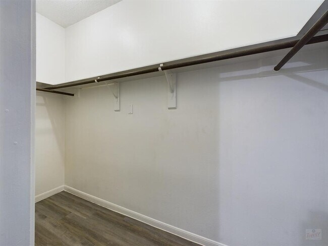 Building Photo - 2901 San Jacinto Blvd