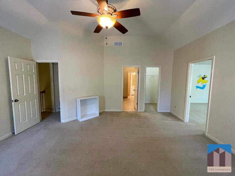 Building Photo - 1377 Greencrest Ct