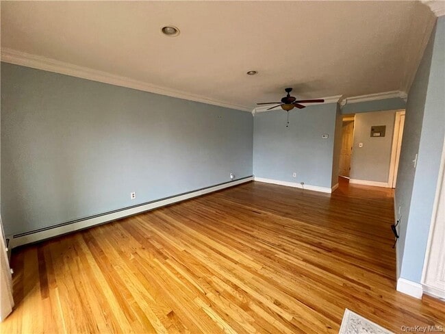 Building Photo - 6 Church Ln