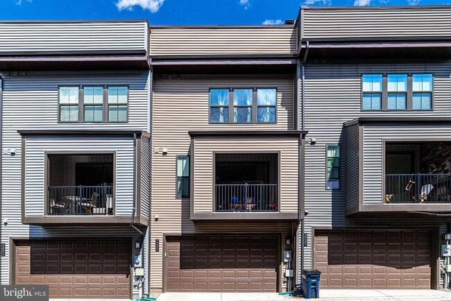 Building Photo - 2335 Water Promenade Ave