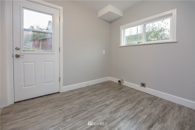Building Photo - 4722 47th Ave SW