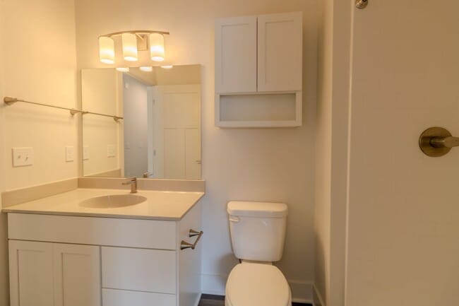 Building Photo - Premier Place and Premier Living!