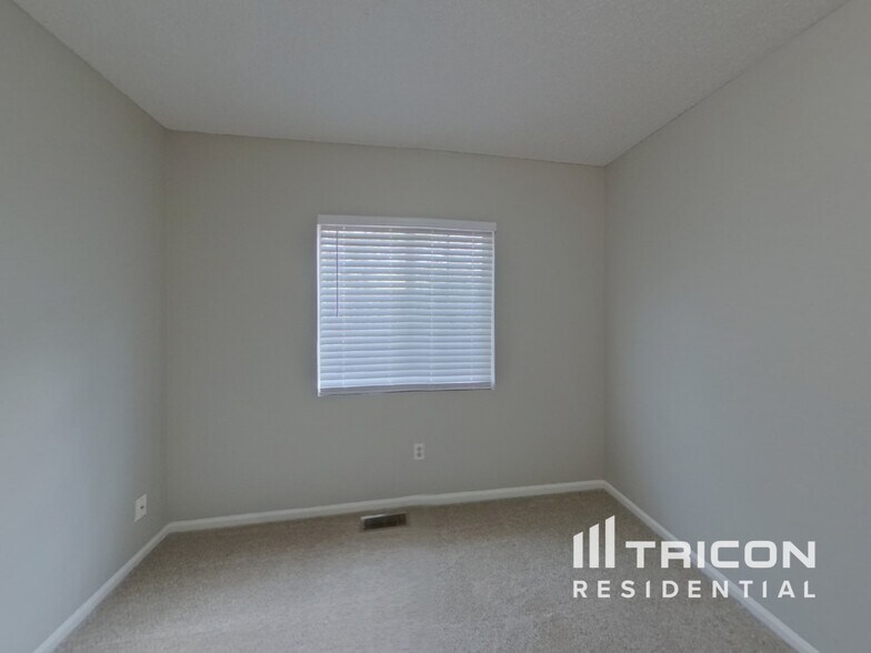 Building Photo - 7040 Nettlewood Pl