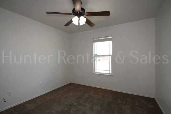 Building Photo - Spacious 4 bedroom in Goodnight Ranch