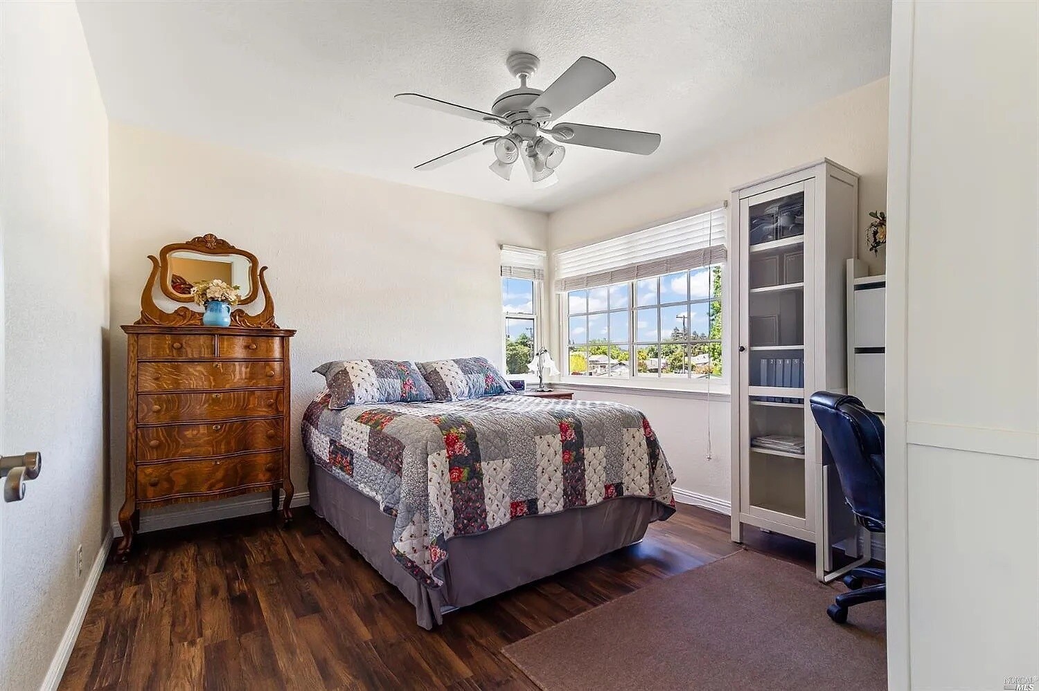 Building Photo - 352 Los Cerritos Dr
