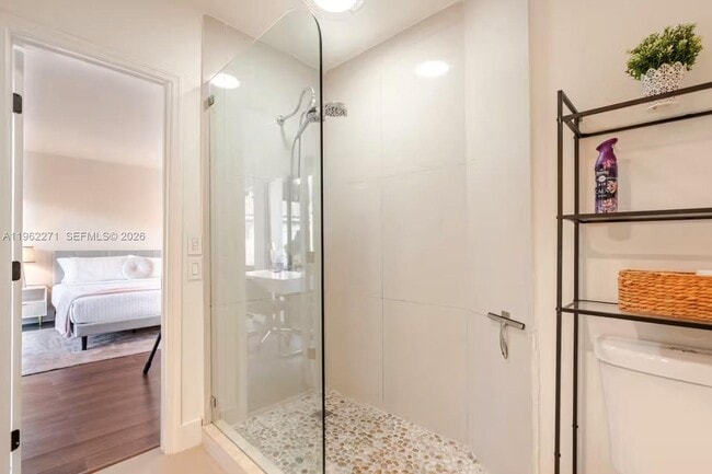 Building Photo - 636 Hibiscus Dr