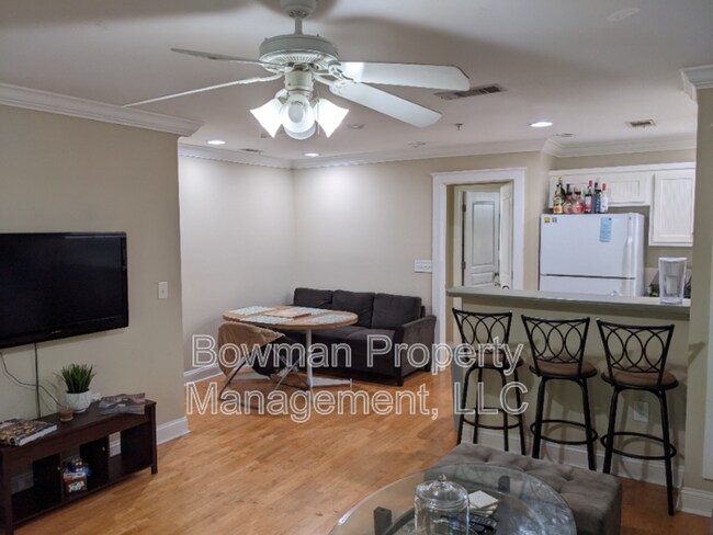 Building Photo - 490 S Barnett Shoals Rd