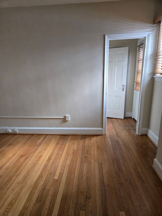 Building Photo - 1365 Kennedy St NW