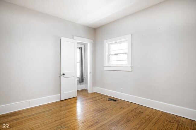 Building Photo - 207 N Hamilton Ave