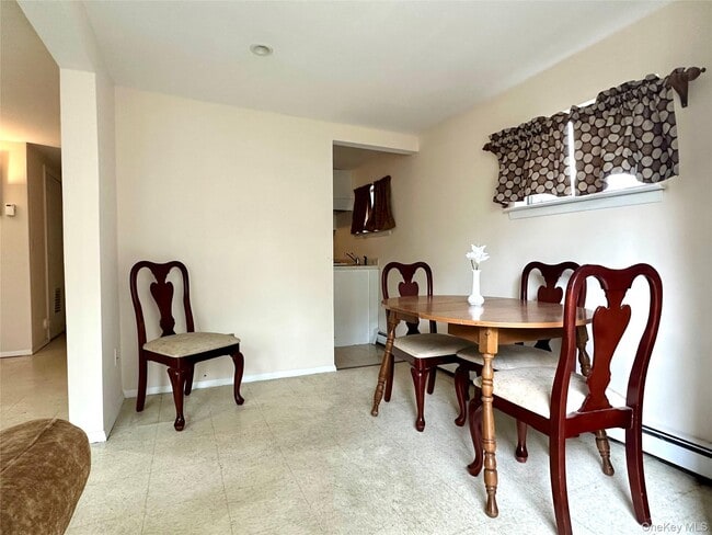 Building Photo - 10 Jackson Ave