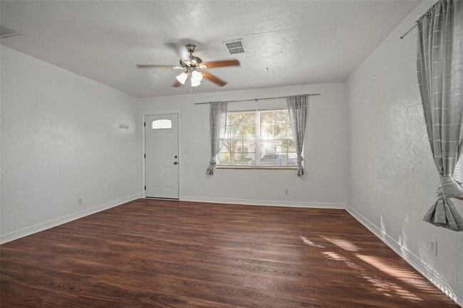 Building Photo - 1511 35th Ave N