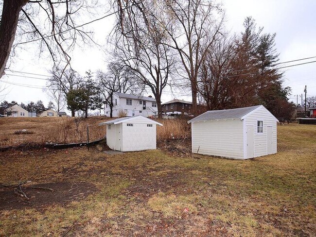 Building Photo - 5115 S 48th Ave