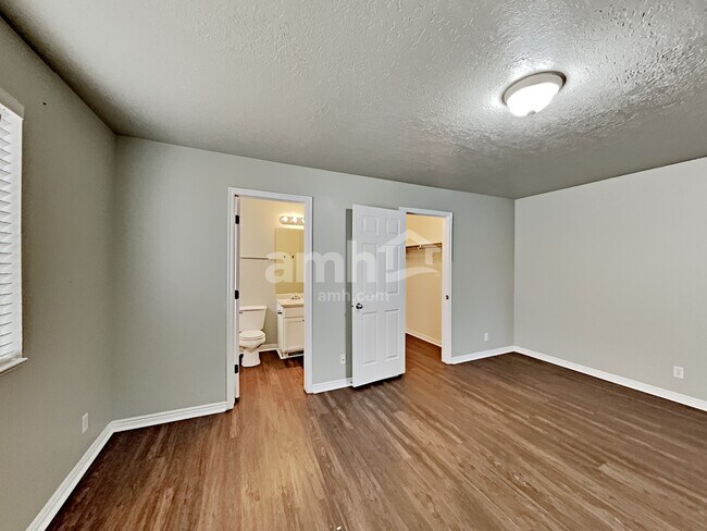 Building Photo - 4973 W Badger Ln