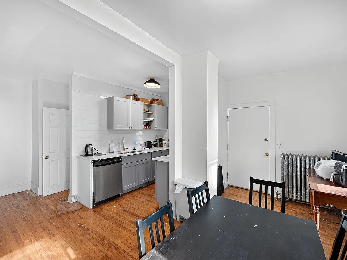 Building Photo - 1112 Garnett Pl