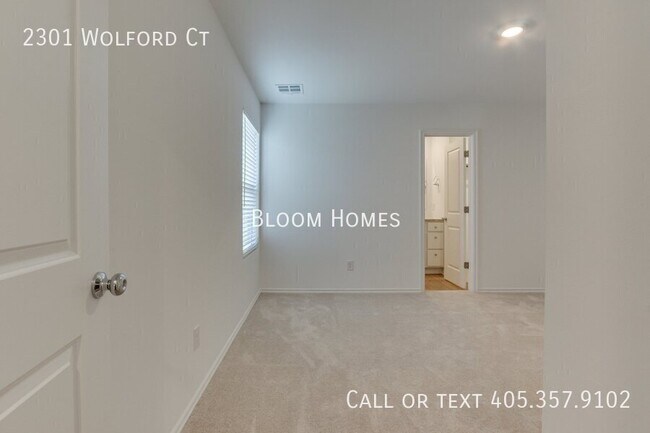 Building Photo - 2301 Wolford Ct